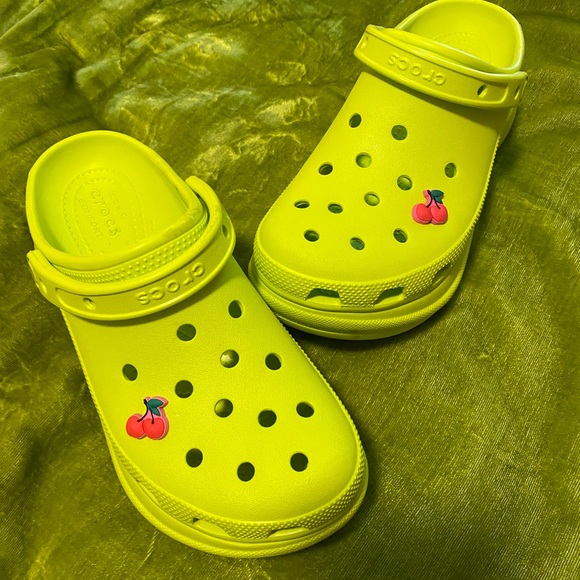 Bae Crocs - Picture 1 of 1